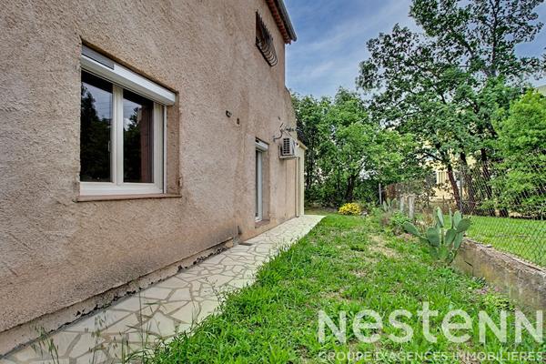 A VENDRE à DRAGUIGNAN - Proche centre-ville, rez-de-villa avec jardin privatif