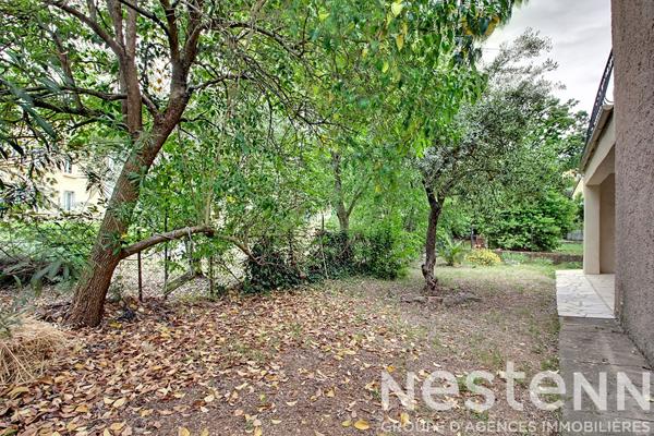 A VENDRE à DRAGUIGNAN - Proche centre-ville, rez-de-villa avec jardin privatif