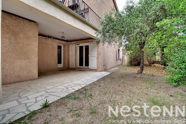A VENDRE à DRAGUIGNAN - Proche centre-ville, rez-de-villa avec jardin privatif