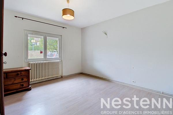 A VENDRE à DRAGUIGNAN - Proche centre-ville, rez-de-villa avec jardin privatif