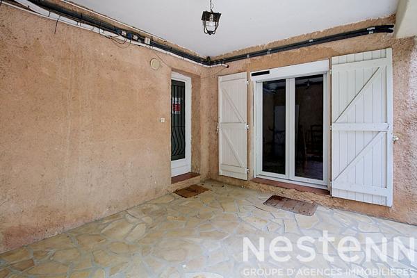 A VENDRE à DRAGUIGNAN - Proche centre-ville, rez-de-villa avec jardin privatif