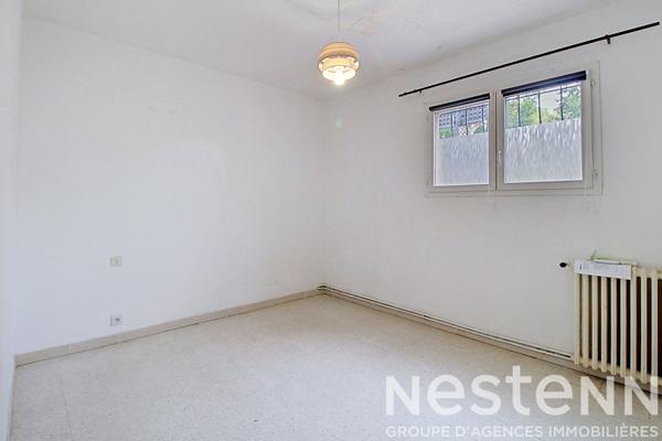 A VENDRE à DRAGUIGNAN - Proche centre-ville, rez-de-villa avec jardin privatif