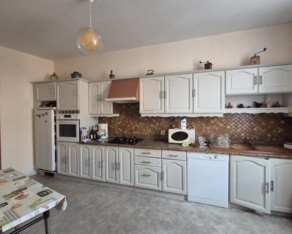 CARMAUX, GRANDE MAISON DE 147M