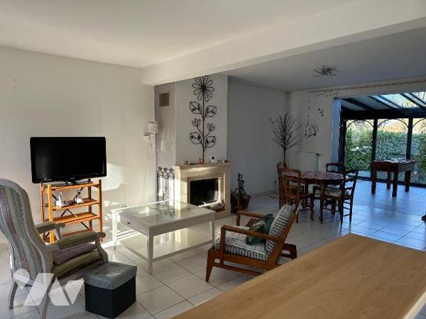 A VENDRE Maison individuelle de 2008 à FRANQUEVILLE-SAINT-PIERRE (76520), d'une surface habitab...