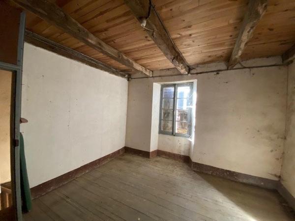 Ste CROIX - Maison 158 m² à restaurer avec hangar 48 m²