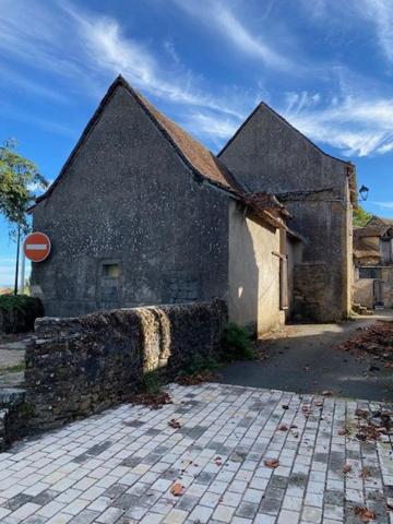 Ste CROIX - Maison 158 m² à restaurer avec hangar 48 m²