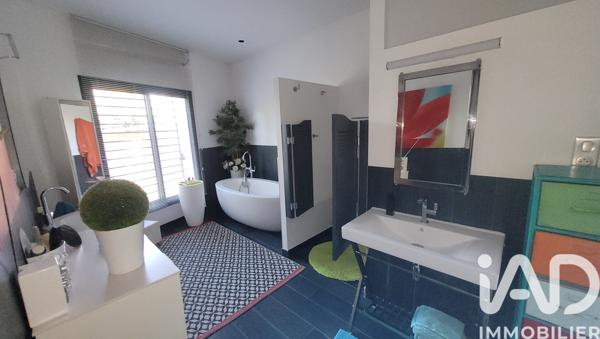 Maison à vendre 5 pièces 187 m² Morières-lès-Avignon