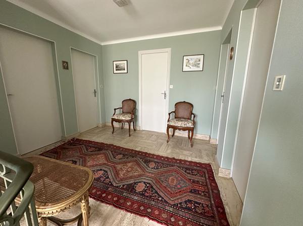 Concarneau, hypercentre : vaste maison de 192 m² avec jardin, à seulement 100 m des plages.