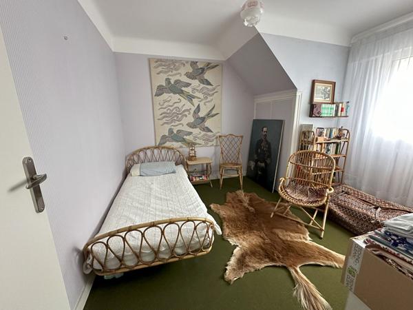 Concarneau, hypercentre : vaste maison de 192 m² avec jardin, à seulement 100 m des plages.