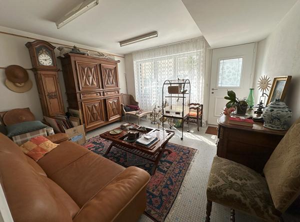 Concarneau, hypercentre : vaste maison de 192 m² avec jardin, à seulement 100 m des plages.