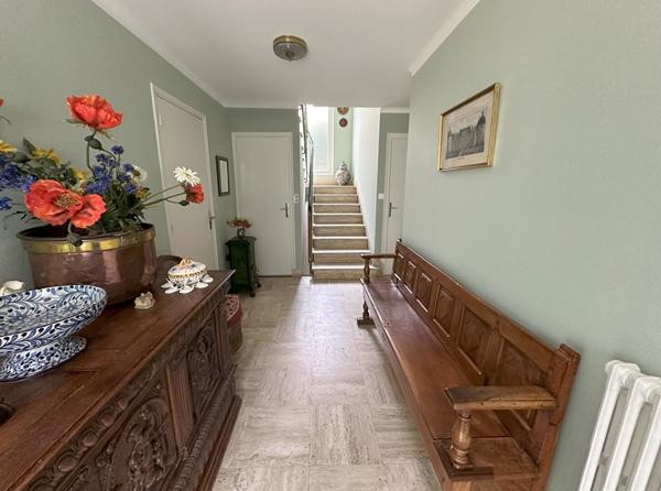 Concarneau, hypercentre : vaste maison de 192 m² avec jardin, à seulement 100 m des plages.