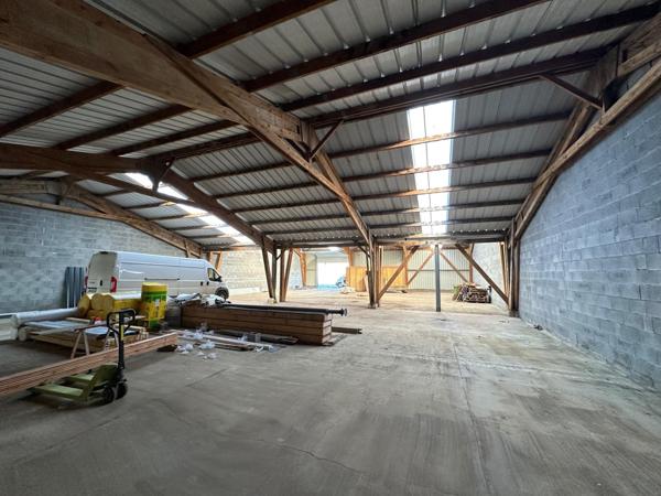 Local Commercial à Fougères, 35133 - 1 pièce 359m²