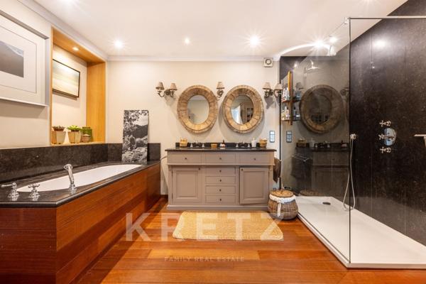 Demeure anglo-normande au coeur d'un parc arboré