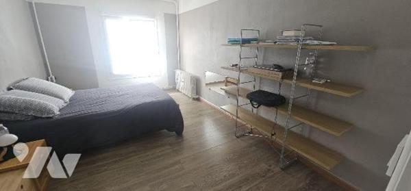 Emplacement idéal pour cette belle MAISON de 136 m² habitables sur un terrain de 355 m² avec un...