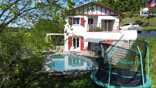 Villa avec piscine à Hasparren