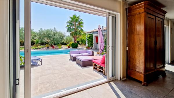 Uzès (30700) Superbe villa à vendre, à seulement 3 minutes d'Uzès