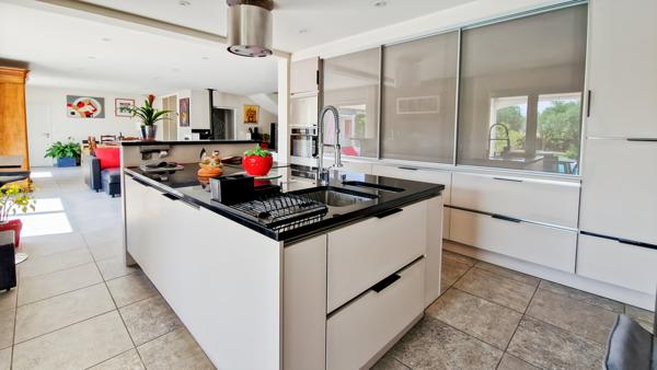 Uzès (30700) Superbe villa à vendre, à seulement 3 minutes d'Uzès