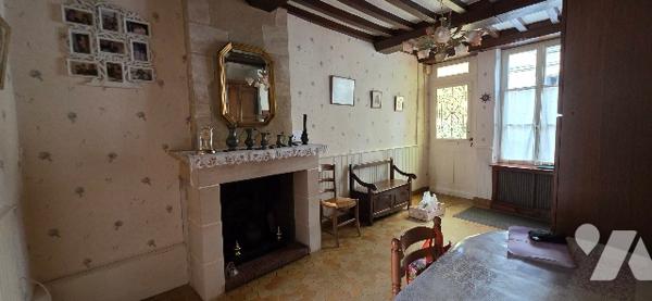 Hyper centre : maison de ville - 2 niveaux 5 pp 105 m² hab caves jardin - surface cadastrale 192m2