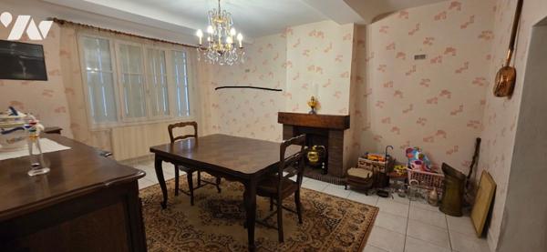 Hyper centre : maison de ville - 2 niveaux 5 pp 105 m² hab caves jardin - surface cadastrale 192m2