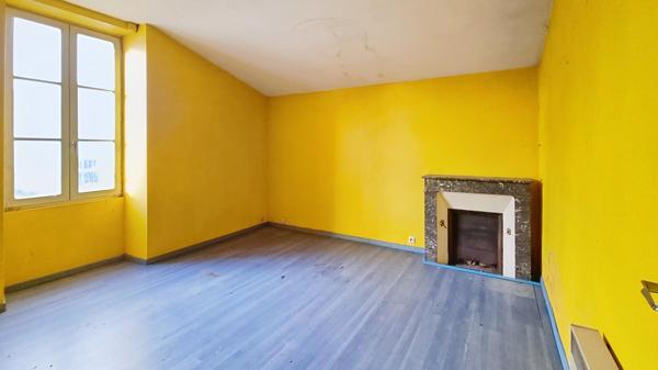 IDEAL INVESTISSEURS - T2 à rénover avec jardin et garage