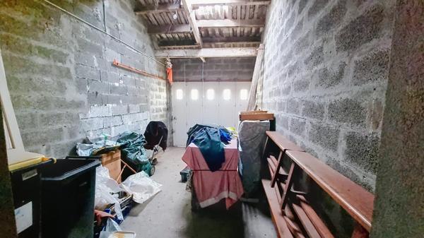 IDEAL INVESTISSEURS - T2 à rénover avec jardin et garage