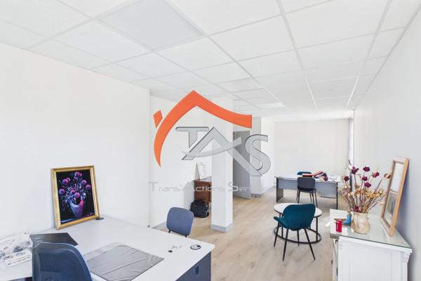 Vente Bureau 6 pièces 214 m2 à Saint-Priest-en-Jarez