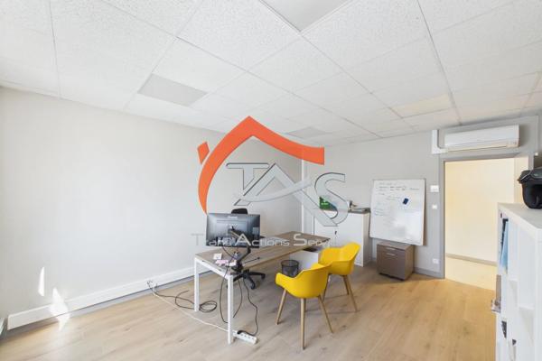 Vente Bureau 6 pièces 214 m2 à Saint-Priest-en-Jarez