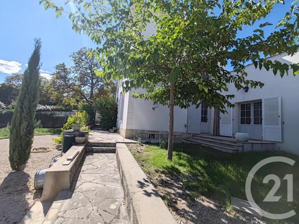 Maison à vendre  6 pièces - 189,59 m 2   FORCALQUIER  - 04