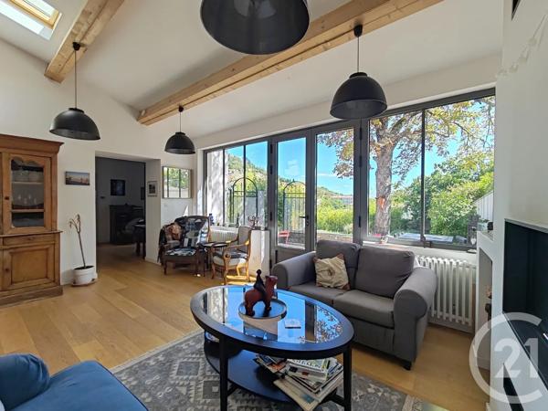 Maison à vendre  6 pièces - 189,59 m 2   FORCALQUIER  - 04