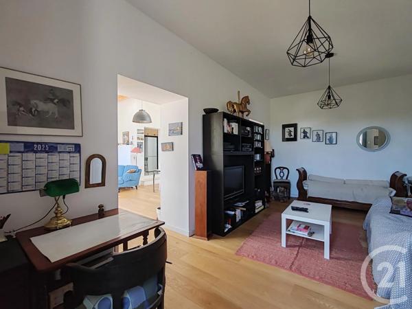 Maison à vendre  6 pièces - 189,59 m 2   FORCALQUIER  - 04