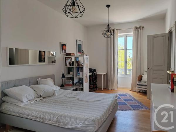 Maison à vendre  6 pièces - 189,59 m 2   FORCALQUIER  - 04