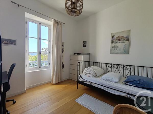Maison à vendre  6 pièces - 189,59 m 2   FORCALQUIER  - 04