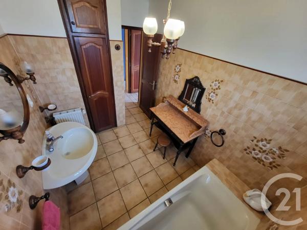 Maison à vendre  7 pièces - 121,65 m 2   MARIGNANE  - 13