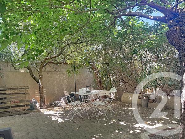 Maison à vendre  4 pièces - 84,75 m 2   CHATEAURENARD  - 13
