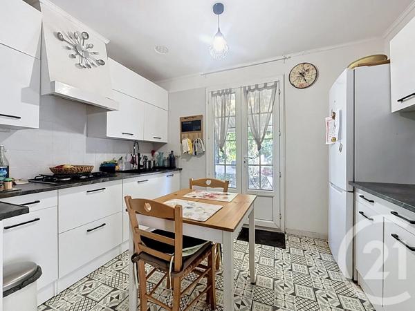 Maison à vendre  4 pièces - 84,75 m 2   CHATEAURENARD  - 13