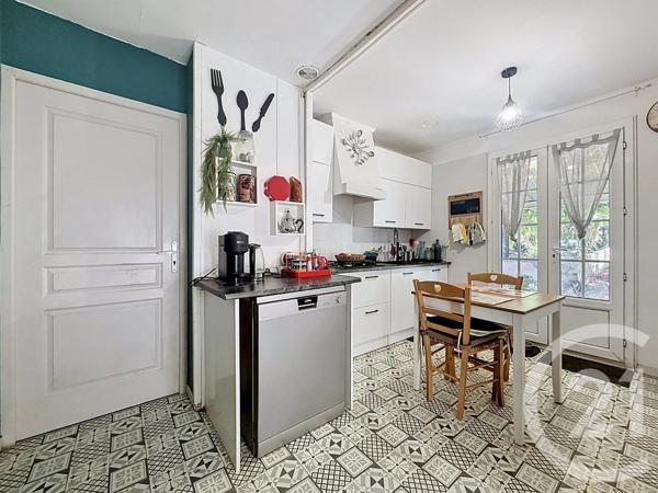 Maison à vendre  4 pièces - 84,75 m 2   CHATEAURENARD  - 13