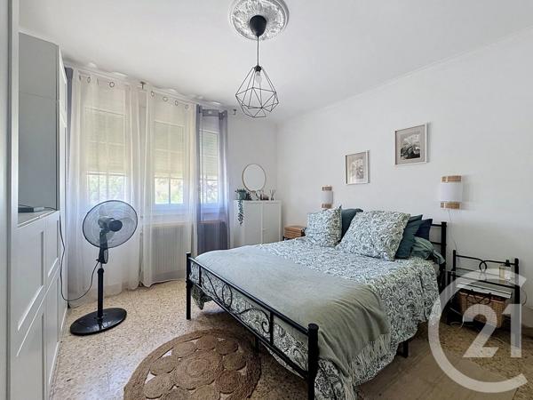 Maison à vendre  4 pièces - 84,75 m 2   CHATEAURENARD  - 13