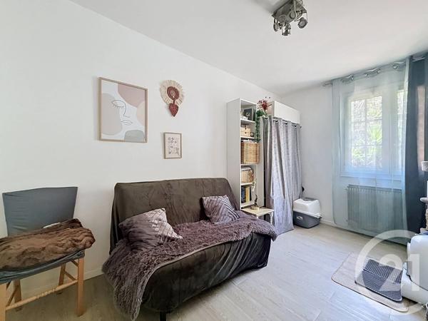 Maison à vendre  4 pièces - 84,75 m 2   CHATEAURENARD  - 13