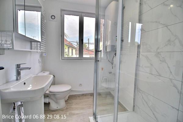 60180 NOGENT SUR OISE Maison de ville 2 chambres intégralement rénovée