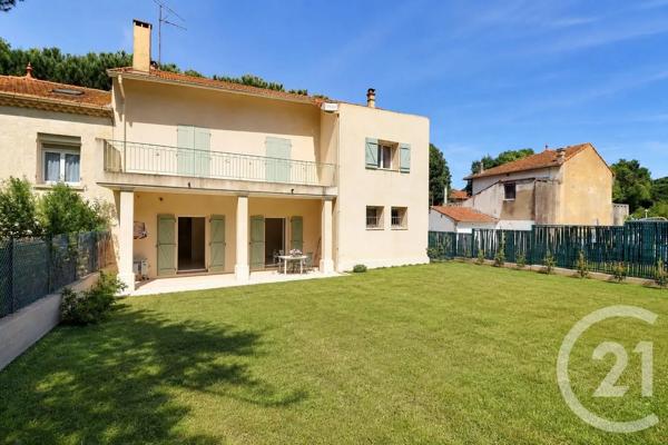 Maison à vendre  5 pièces - 131 m 2   FREJUS  - 83