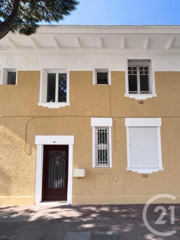 Maison à vendre  5 pièces - 131 m 2   FREJUS  - 83