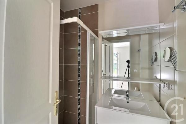 Maison à vendre  5 pièces - 131 m 2   FREJUS  - 83