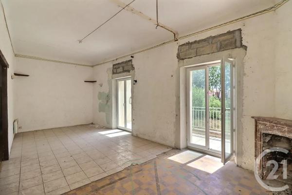 Maison à vendre  5 pièces - 131 m 2   FREJUS  - 83