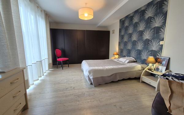 Maison à vendre    5 pièces • 218,57 m2 La Rivière-Saint-Sauveur