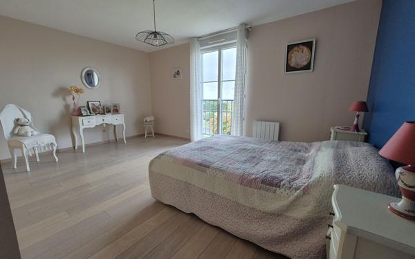 Maison à vendre    5 pièces • 218,57 m2 La Rivière-Saint-Sauveur