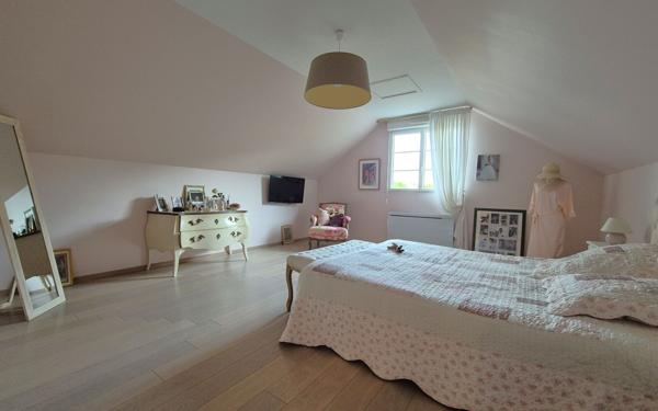 Maison à vendre    5 pièces • 218,57 m2 La Rivière-Saint-Sauveur