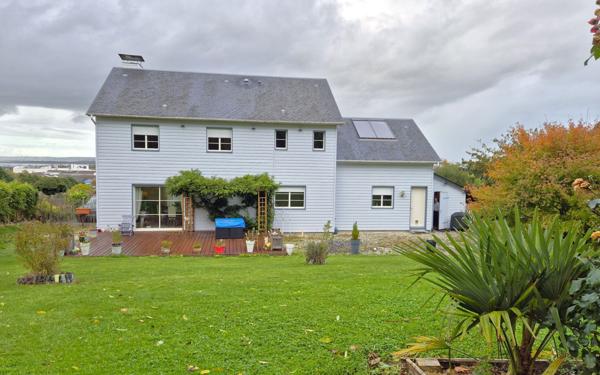 Maison à vendre    5 pièces • 218,57 m2 La Rivière-Saint-Sauveur