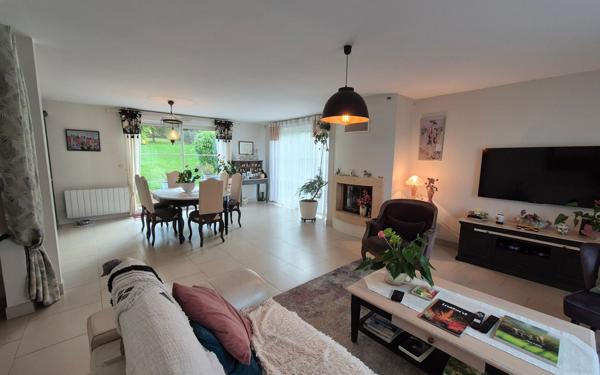 Maison à vendre    5 pièces • 218,57 m2 La Rivière-Saint-Sauveur