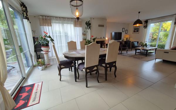 Maison à vendre    5 pièces • 218,57 m2 La Rivière-Saint-Sauveur