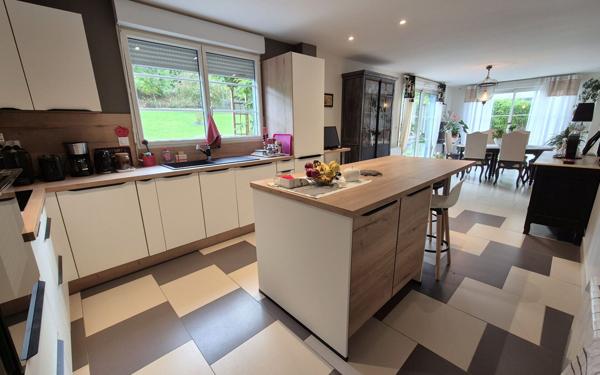 Maison à vendre    5 pièces • 218,57 m2 La Rivière-Saint-Sauveur